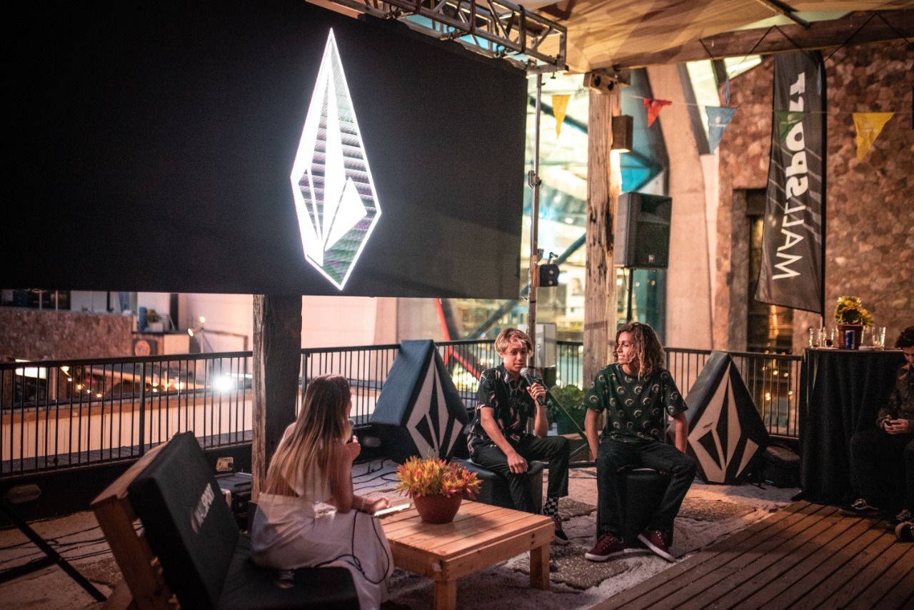 “Familia del Surf” vibró con el lanzamiento del documental de las principales promesas de este deporte en Chile